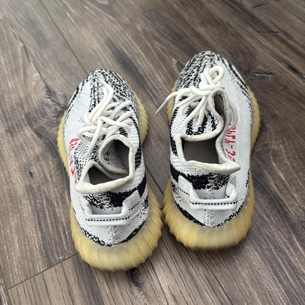 Yeezy - Picture 2 of 6